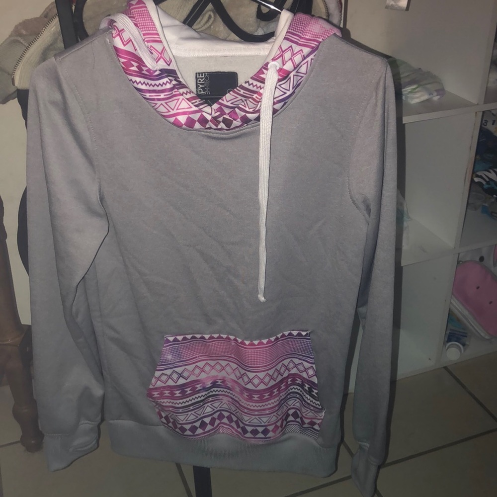 6/$35 galaxy workout hoody